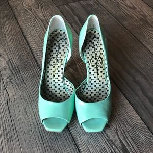 JESSICA SIMPSON MINT/SEA FOAM HEEL 7.5